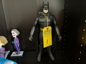 BATMAN COLLECTIBLES / HOUSEHOLD ESTATE / MORE - ABSOLUTE