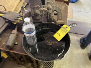 CAST IRON FRYING PAN