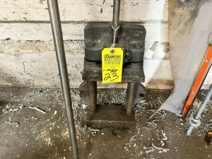 MACHINE VISE