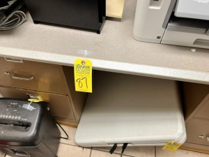DESK TOP WITH 2 2-DRAWER FILE CABINETS