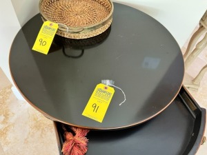 ATELIERS DE LA MADELEINE ROUND TABLE WITH 3 LEGS ON BALLED FEET - 26'' ROUND x 27''H