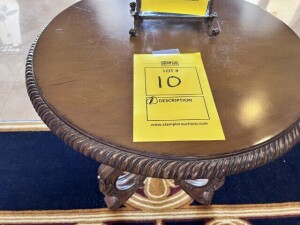 ELEGANT CIRCULAR SIDE TABLE WITH 3 CURLED LEGS & SCALLOPED EDGES - 24'' ROUND / 28'' TALL
