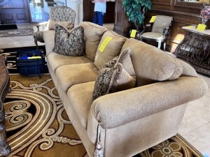 FULLY UPHOLSTERED HIGH END SOFA WITH TASSLES & EXQUISITE GOLD FABRIC & 2 THROW PILLOWS - 90''W