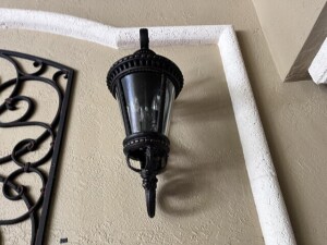 WALL MOUNT HANGING OUTDOOR CARRIAGE LAMPS