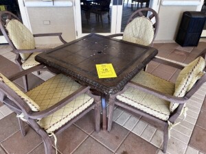 36'' SQUARE TABLE WITH 4 MATCHING CHAIRS