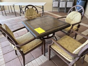 36'' SQUARE TABLE WITH 4 MATCHING CHAIRS