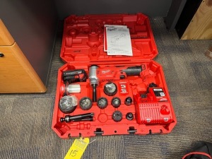 MILWAUKEE 6 TON KNOCKOUT TOOL WITH CHARGER, BATTERY & ACCESSORIES (NEW IN BOX)