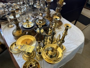 ASSORTED BRASS CANDLESTICK HOLDERS