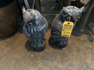 PLASTIC OWLS / DECOY OWLS