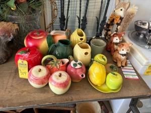 ASSORTED CERAMIC DISHES & POURERS