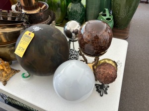 ASSORTED SPHERES - MARBLE, GLASS, ETC (SOME WITH STANDS)