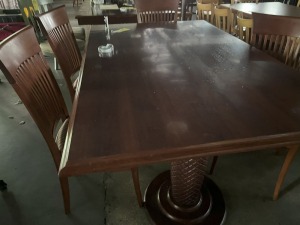 WOOD TABLE WITH GROOVED LEGS - 62x38