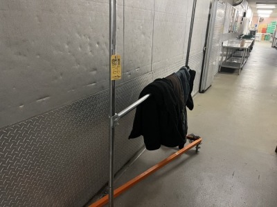 ROLLING GARMENT RACK