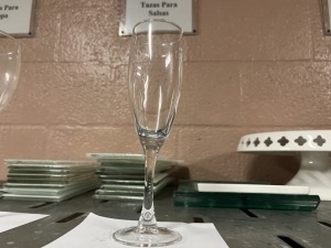 WHITE WINE GLASSES (2 ROWS)