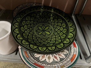 ASSORTED DECORATIVE BOWLS