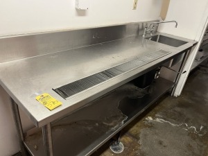 STAINLESS STEEL SINK TABLES WITH DRAIN - 6' ***BUYER MUST SHUT OFF WATER PRIOR TO REMOVAL AND CAP LINES***