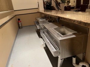 SET - BAR / 2 COLD PLATES / SINK / 2 SPEEDRAILS (LOBBY) ***BUYER MUST SHUT OFF WATER PRIOR TO REMOVAL AND CAP LINES***