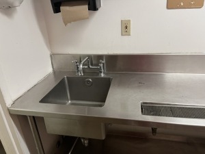 STAINLESS STEEL TABLES WITH SINK & DRAIN - 6' ***BUYER MUST SHUT OFF WATER PRIOR TO REMOVAL AND CAP LINES***