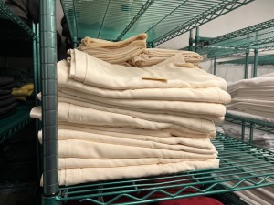 ASSORTED LINENS, NAPKINS, TABLE CLOTHS, ETC