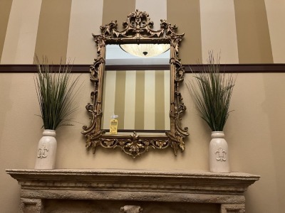 FRAMED MIRROR WITH 2 ARTIFICIAL PLANTS IN PORCELAIN VASE