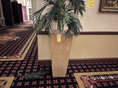 PLANTER WITH ARTIFICIAL PALM TREE - 36''