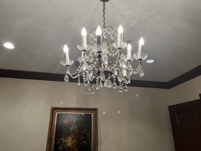 CRYSTAL CHANDELIER WITH 10 LIGHTS ***BUYER MUST CAP ELECTRIC***