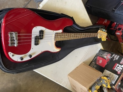 FENDER SQUIER P-BASS AFFINITY SERIES ELECTRIC BASS GUITAR WITH SOFT CASE