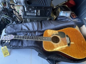 KAMAN MUSIC CORP MONTANA MT-105-AP ACOUSTIC GUITAR WITH SOFT CASE (NUMEROUS SCRATCHES & CHIPS / POOR CONDITION) - SERIAL No. 82073437