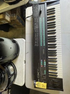 YAMAHA DX7 DIGITAL PROGRAMMABLE ALGORITHM SYNTHESIZER WITH MUSIC PACK & CORD - SERIAL No. 45204 (FAIR CONDITION)