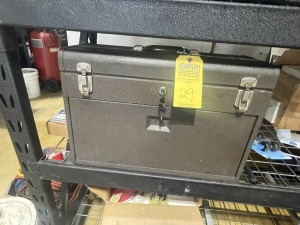 LOCKING TOOL BOX WITH 7 DRAWERS