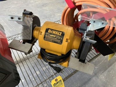 DEWALT DW756 BENCH GRINDER (LIKE NEW CONDITION) ***TOOLS / EQUIPMENT LOCATION***