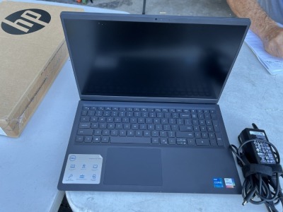 DELL INSPIRON 15 3000 - INTEL CORE i5 / IRIS X GRAPHICS (VERY GOOD CONDITION)