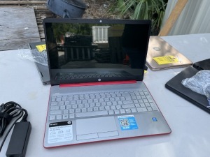 HP LAPTOP - INTEL PENTIUM GOLD / 15'' SCREEN / RED / WITH CHARGER (GOOD CONDITION)