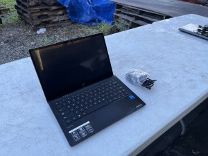 GATEWAY GWTC51427-BK ULTRA SLIM NOTEBOOK - INTEL CORE i5 / 14.1'' / TOUCH SCREEN / FINGERPRINT SCANNER / 512GB / 10 HOUR BATTERY / POWER SUPPLY - SERIAL No. 1GWTC51427BK (VERY GOOD CONDITION)