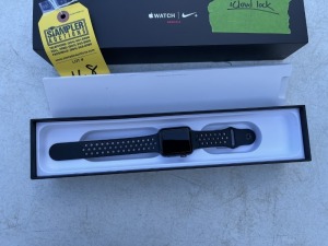 APPLE SERIES 3 WATCH - iCLOUD LOCK / BLACK CASE / BLACK VENTILATED RUBBER BAND / IN BOX