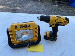 DEWALT TOOLS - DCD771 1/2'' DRILL WITH BATTERY / DCL077 COMPACT TASK LIGHT - NO BATTERY (BOTH GOOD CONDITION)