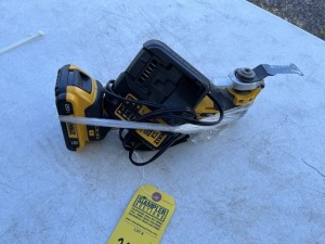 DEWALT DCS356 OSCILLATING MULTI-TOOL WITH BATTERY & CHARGER (LIKE NEW CONDITION)