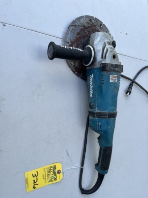 MAKITA 10551A CORDED 9'' GRINDER WITH CONCRETE BLADE (GOOD CONDITION)