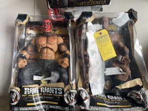 WW RING GIANTS POSEABLE ACTION FIGURES (ALL NEW / PACKAGES DAMAGED)