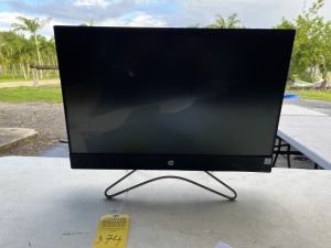 HP TPC-Q046 ALL-IN-ONE 24'' PC (SCREEN CRACKED)