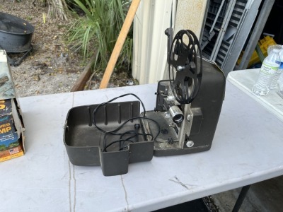 BELL & HOWELL SUPER 8 DESIGN 346A 8mm MOVIE PROJECTOR (MISSING 1 SPINDLE FOR REELS) (VERY OLD) (FAIR CONDITION)