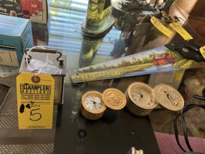 ASSORTED CLOCKS - SEIKO QUARTZ / SWIZA 8 WHIRLPOOL 1976 / BULOVA WIND-UP / FAUX $20 GOLD PIECE