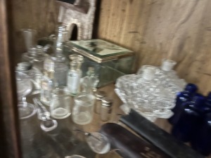 ASSORTED PIECES - THIMBLES, PORCELAIN FIGURES, BINOCULARS, ANTIQUE EYE GLASSES, PERFUME BOTTLES, ETC