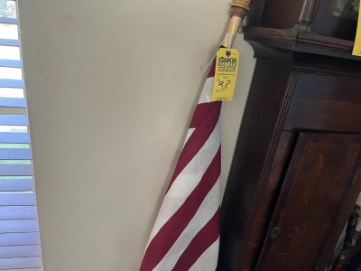 FLAG POLE WITH 2 AMERICAN FLAGS - 48''