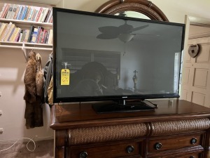 SAMSUNG FLAT SCREEN TELEVISION - 50''