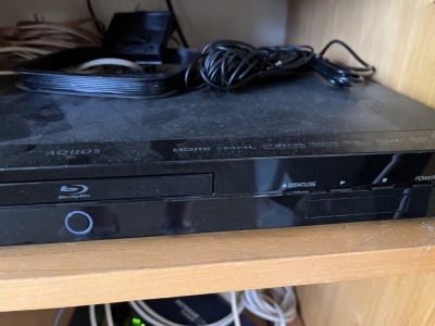 SHARP BDAM520 DVD PLAYER