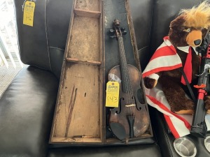 OLD VIOLIN IN WOOD CASE