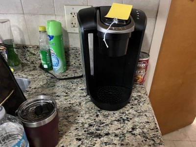 KEURIG COFFEE MAKER