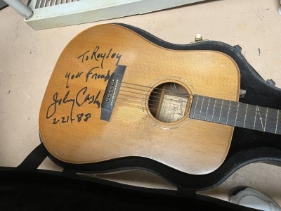 KAZUO YAIM GUILD DY63 ALVAREZ ACOUSTIC ELECTRIC GUITAR WITH HARD CASE - AUTOGRAPHED BY JOHNNY CASH / 1985 (FAIR CONDITION)