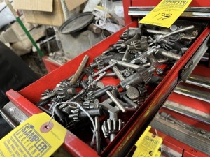 ASSORTED CHUCK KEYS